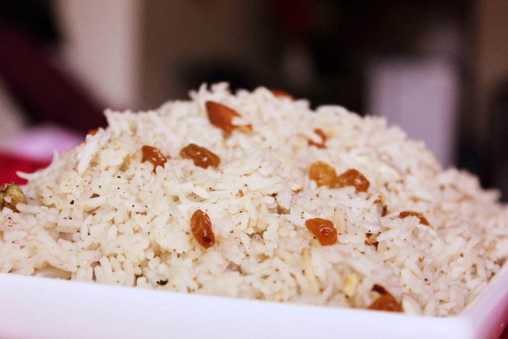 ALMOND AND RAISIN RICE