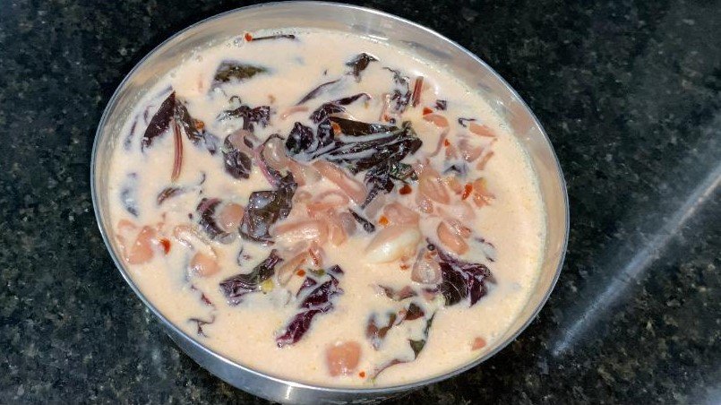 RED SPINACH CURRY